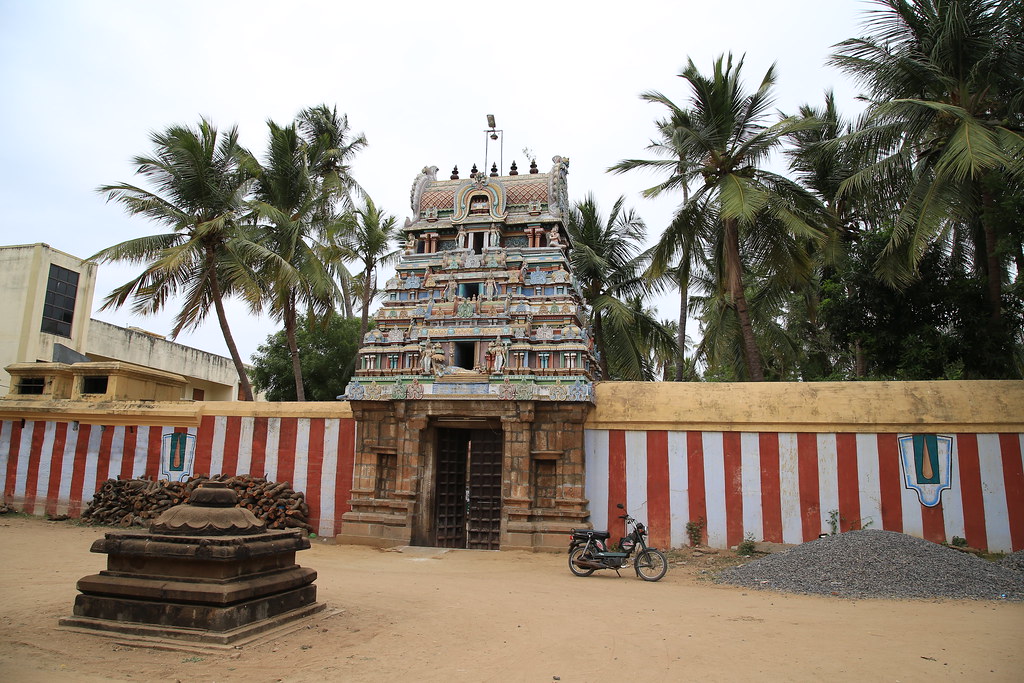 Thiru Anbil (Thiruvanbil) — Vadivazhagiya Nambi (Sundararaja) & Azhagiyavalli Nachiyar (Photo #1)
